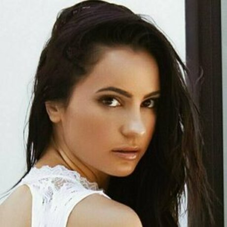 samanthasummersofficial model perfect pic