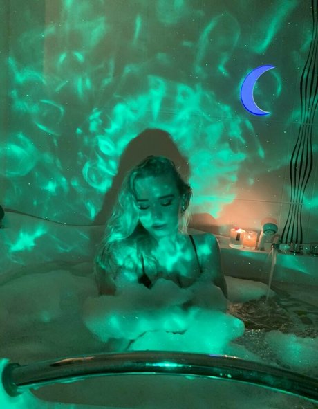 Desiree Mumm naked actress galleries