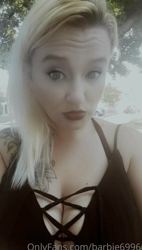 barbie6996 model hot photo