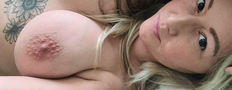 everlymoon pornographic model archive