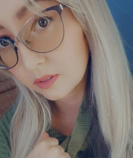 everlymoon erotic model pics