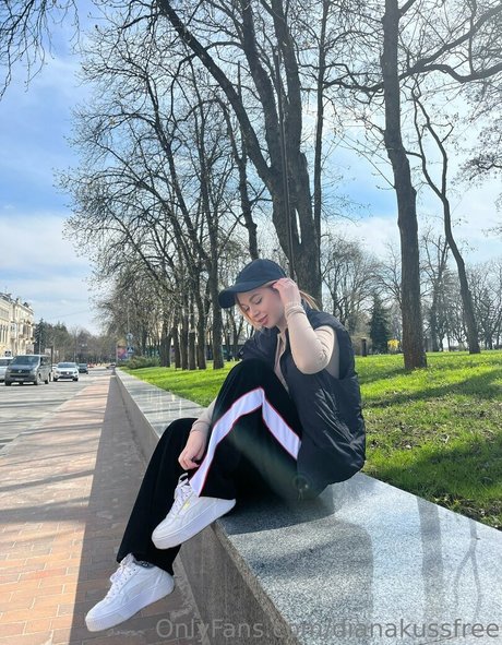 dianakussfree model adult gallery