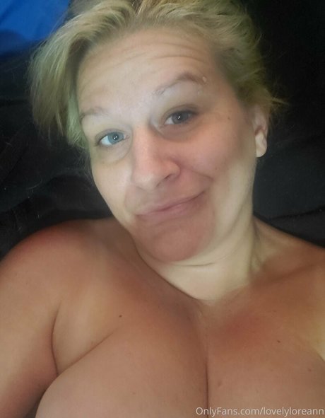 lovelyloreann adult model picture