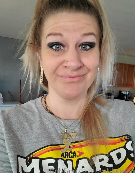 lovelyloreann pornstar naked galleries