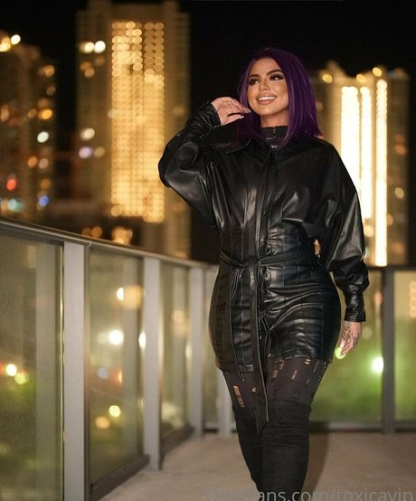 toxicavip naked pornstar pics