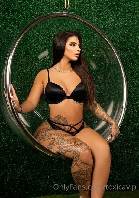 toxicavip pornstar naked picture