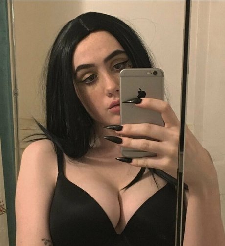 divinityvaeh model hd image