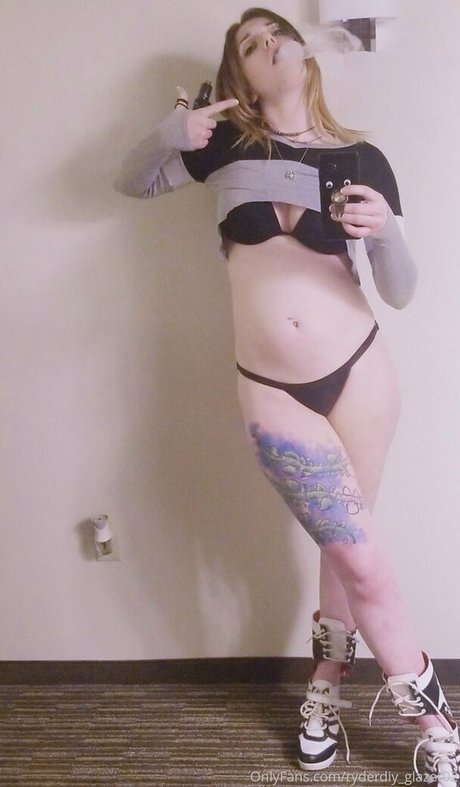 imamazingbitch model high quality image