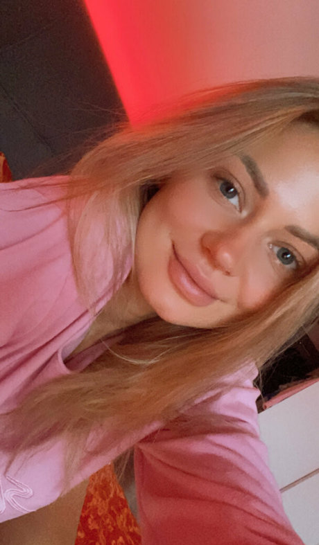 spicymariapie naked model galleries