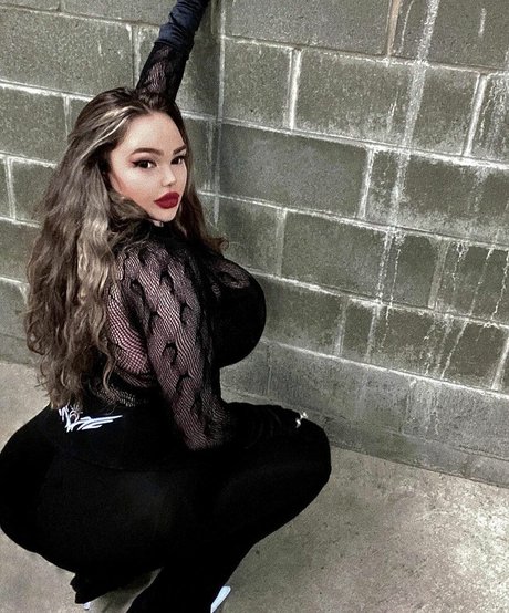 Empathicc sexy star galleries