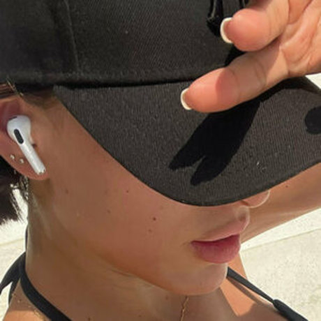 deluca n nude star pic