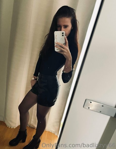 badlizzyy66 star naked archive