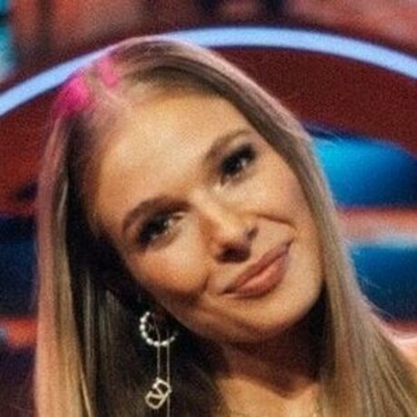 Lola Weippert star exclusive galleries