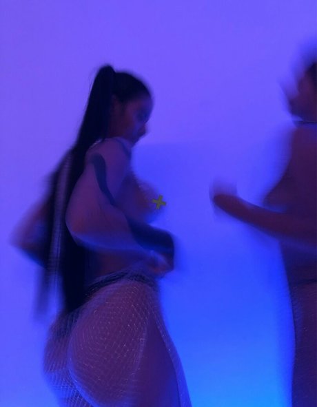 Redsmoothie free actress pics