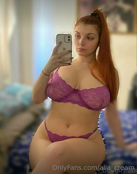 alia cream exclusive model pic