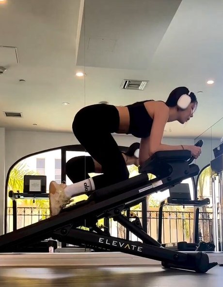 NoHaileeNo model pornographic gallery