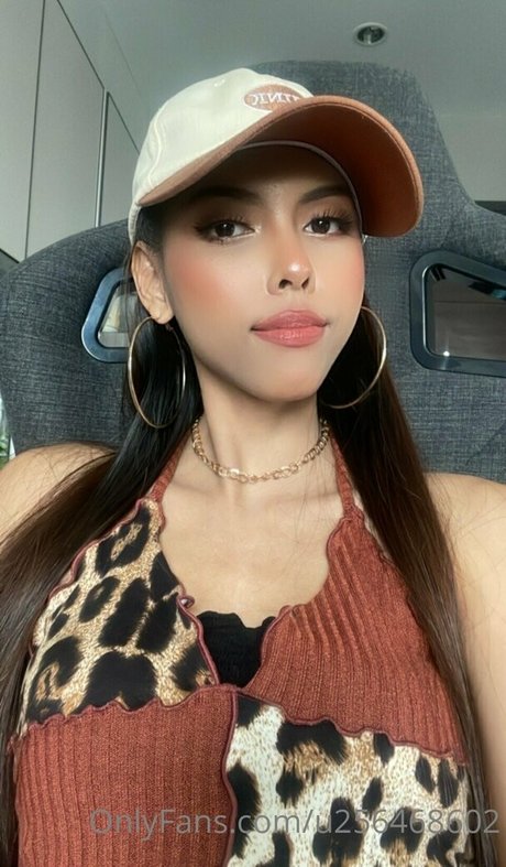 allierosexo model erotic image