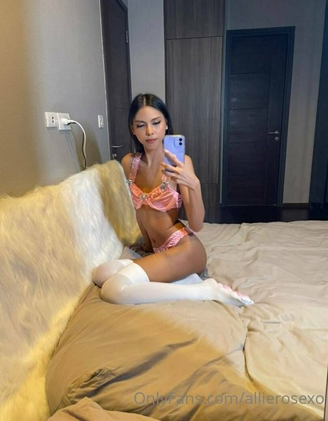allierosexo nudes model images