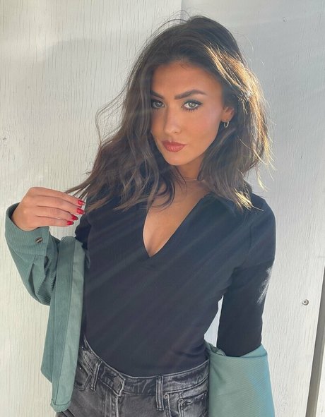 nataliagetsnaughty model sex gallery