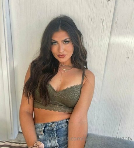 nataliagetsnaughty nudes model img