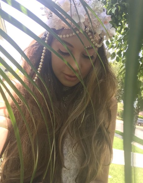 female popular onlyfans art nude photos