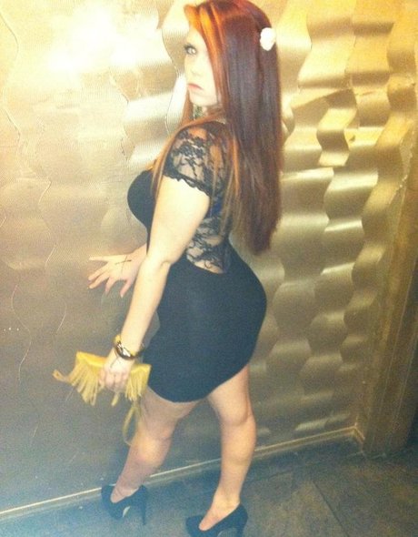 Ryan Smiles naked actress pictures