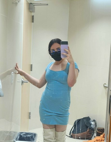 yourlocalfuta nude model img