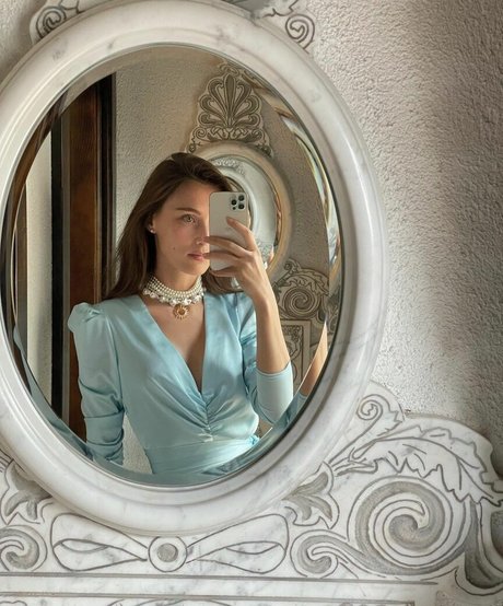 deep onlyfans beautiful pics