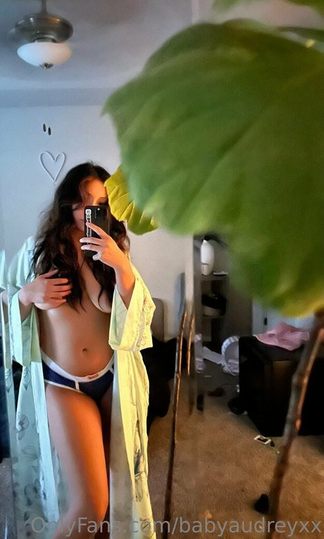 babyaudreyyx top star pic