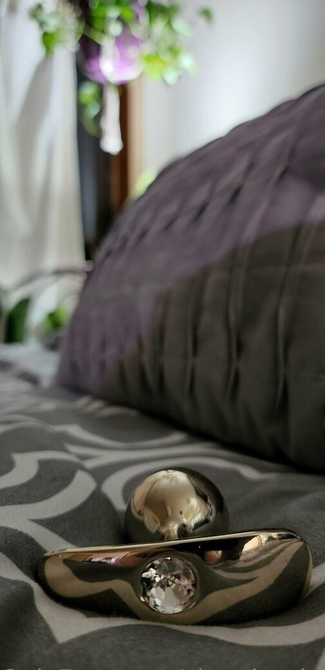 snow bunny907 nude model pics