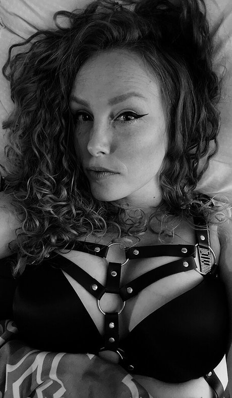 snow bunny907 naked model pictures