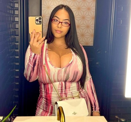 Jaki Oppai star naked pic