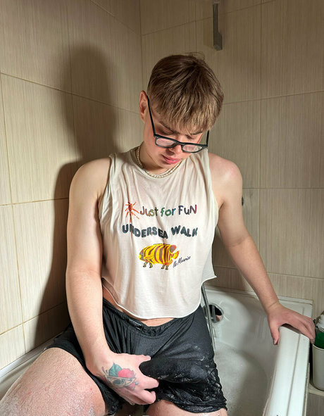 sweeetbooyy art actress photo