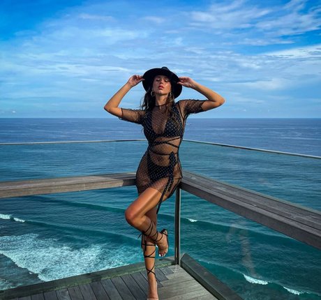 Iulia Girbu perfect model picture