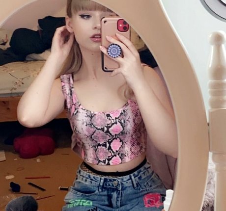 Heyitzrachael model sexy images