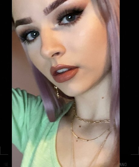 Heyitzrachael hd model img