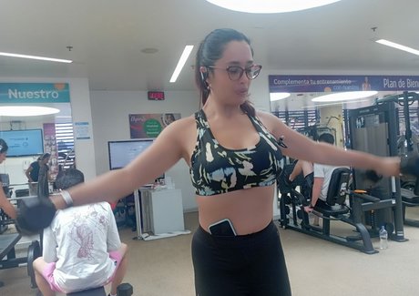 Officefacil pornstar nude picture