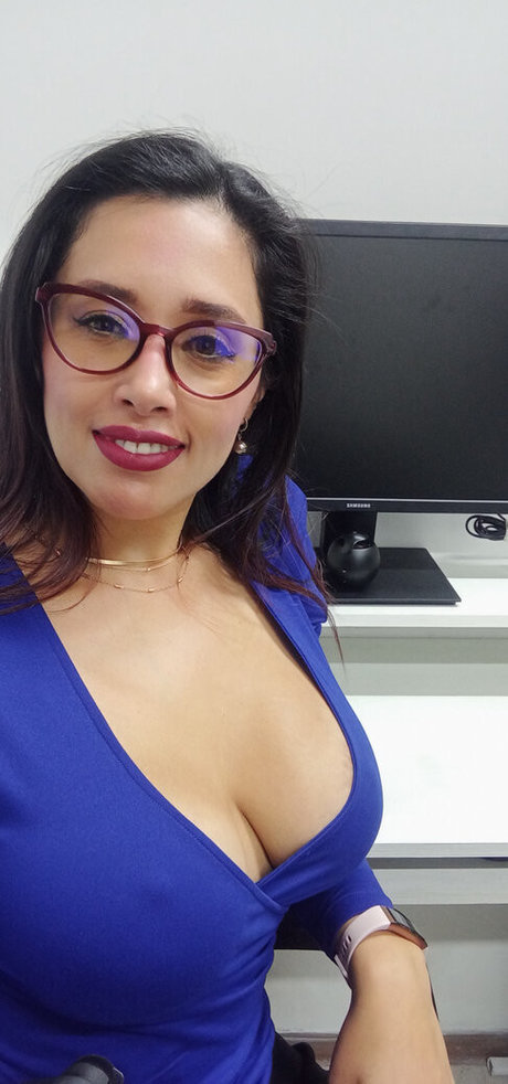 Officefacil nudes model gallery