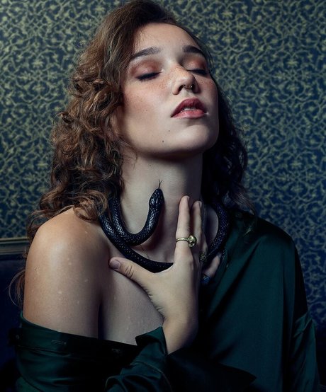 Noa The Model model porn pictures