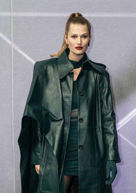 Toni Garrn model hd pic