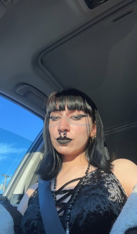 Falling Rain nudes star img