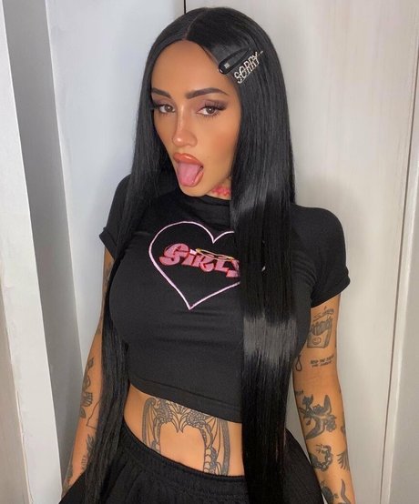 babylizz92 high quality model pic