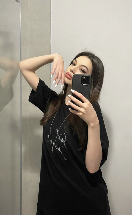 xjxulia erotic actress images