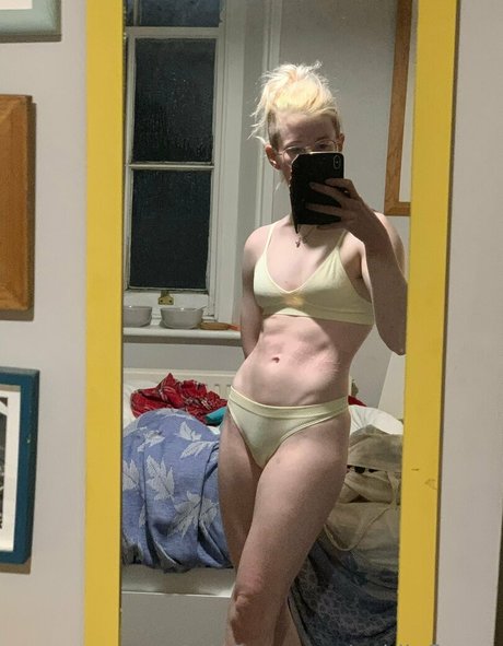 Goblinflower naked model photos