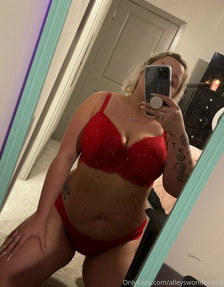 alleyswonderland naked pornstar photo