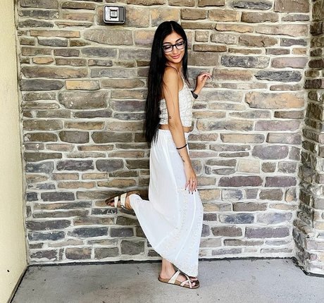 Jenelle Mathew beautiful pornstar img