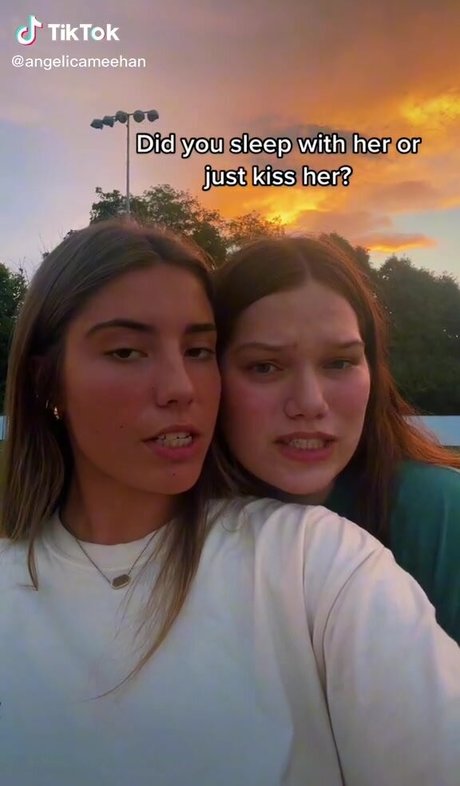 college girl onlyfans sexy photos