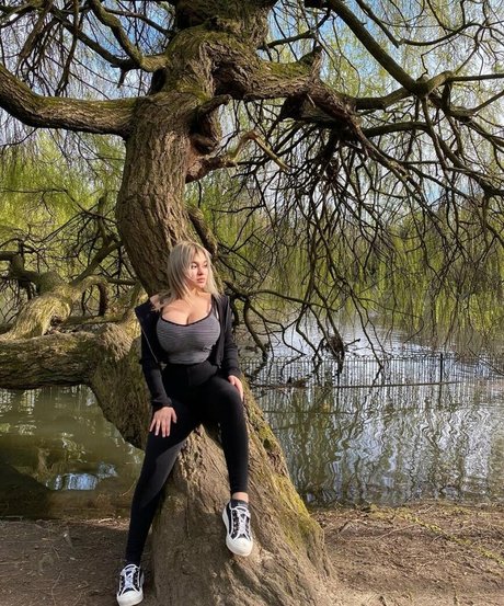 Karina Grinberryall erotic pornstar photo