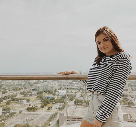 AJ Heahlke top actress pics