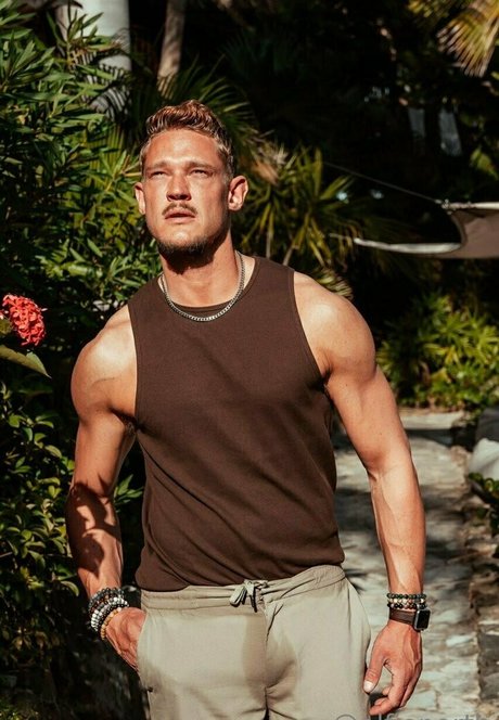 face onlyfans free sexy image